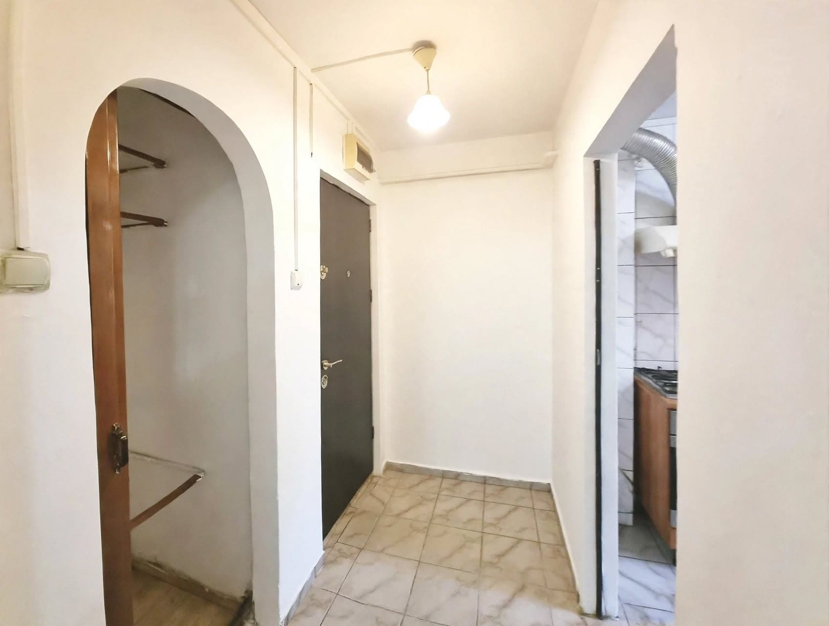 Apartament 2 camere de vânzare – Moreni, str. Alexandru Ioan Cuza – imagine 4