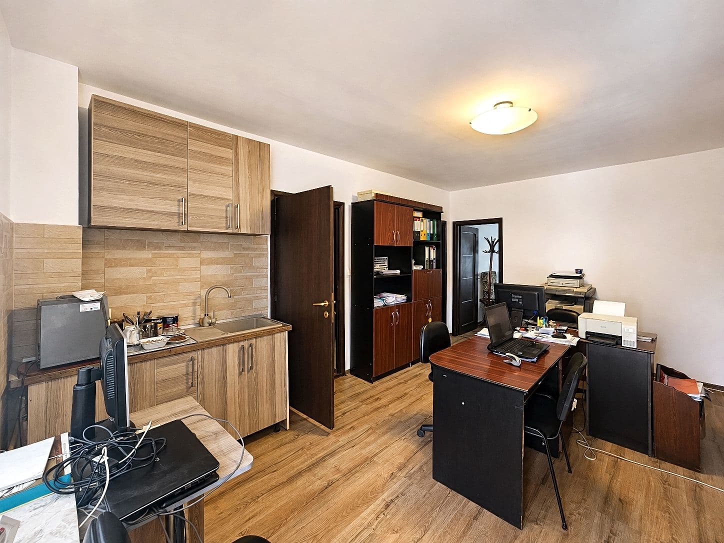 🏢 SPAȚIU PENTRU BIROURI DE ÎNCHIRIAT – PARTER – miniatură 7