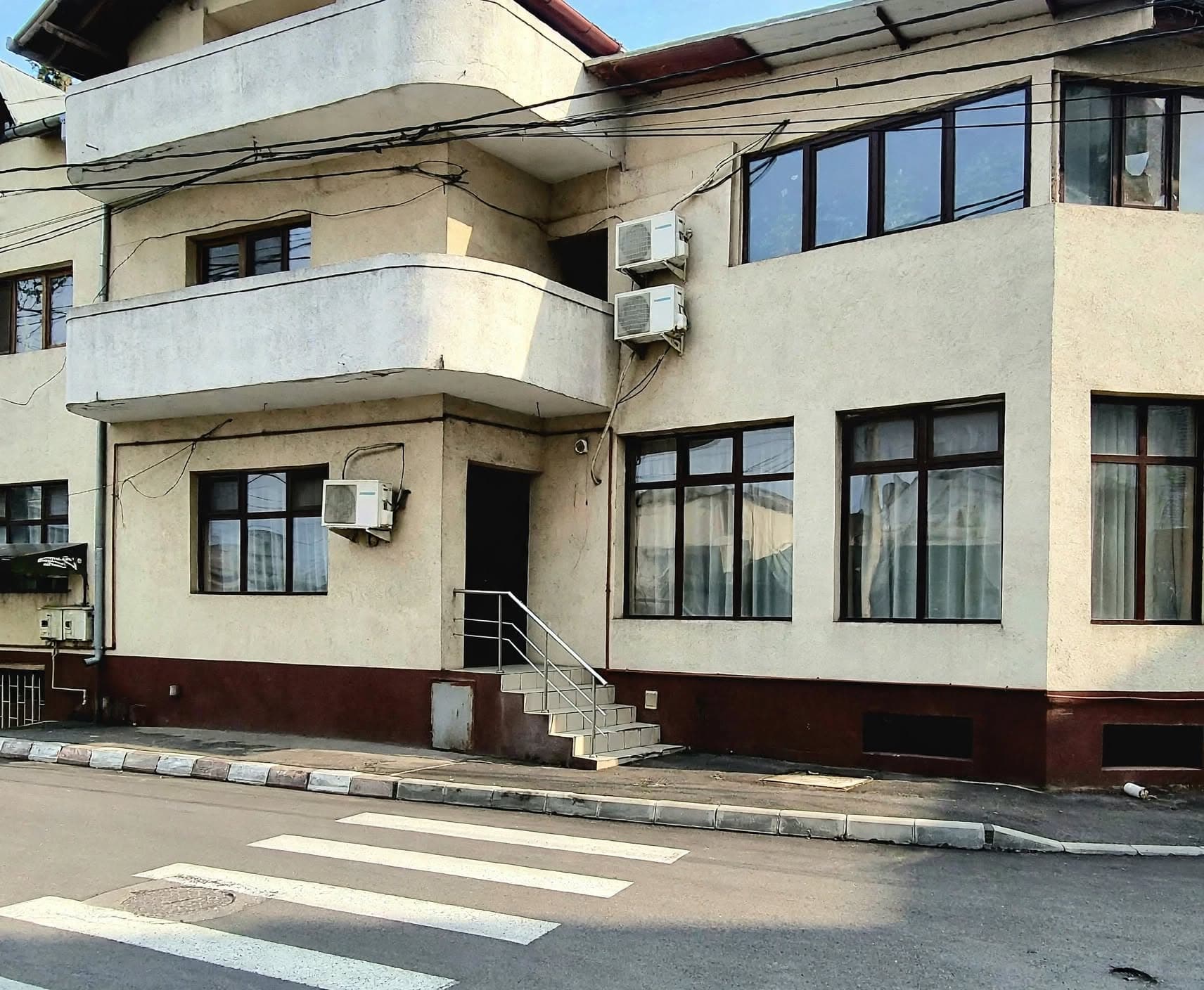 Vilă S+P+E 595 mp de vânzare în Centru–Zona 1, Târgoviște – ideal investiție