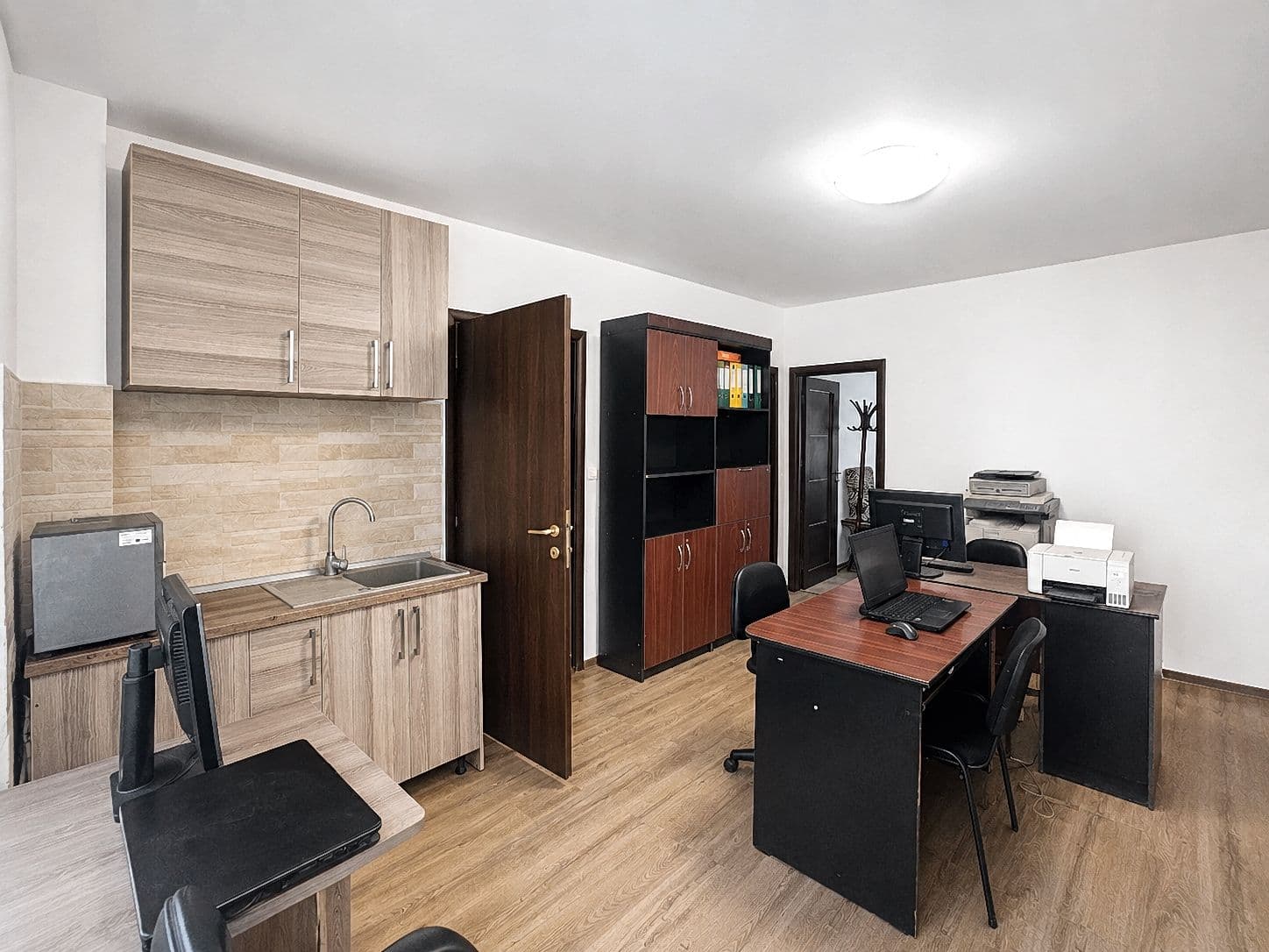 🏢 SPAȚIU PENTRU BIROURI DE ÎNCHIRIAT – PARTER – miniatură 8